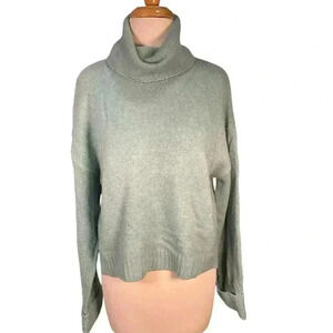 Eyeshadow Size Medium Blueish Turtleneck Sweater